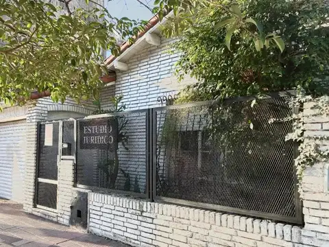 Venta de Chalet 3 Ambientes en Lote Propio en Munro