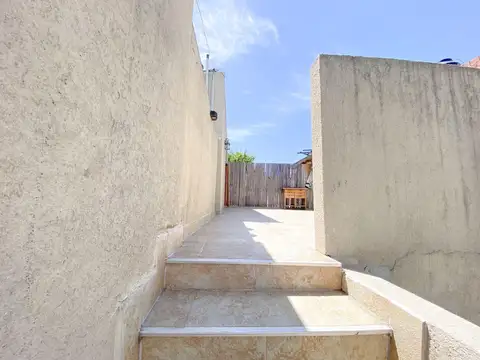 Depto Tipo Casa en Alquiler de 3 ambientes