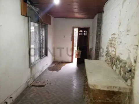 Casa 4 Ambientes sobre lote con gran potencial de desarrollo