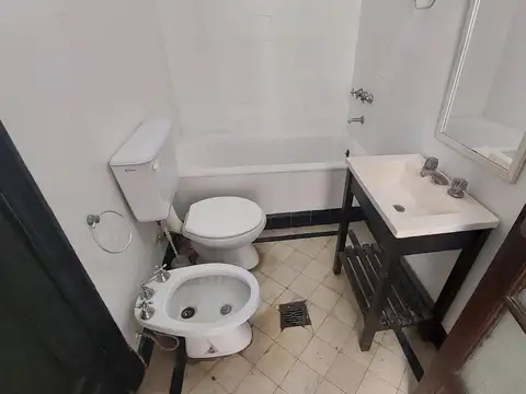 Depto Tipo Casa en Venta en Parque Centenario, USD 109.000