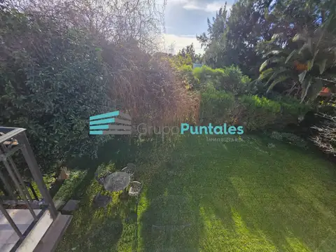 Casa en Alquiler con 2 cocheras