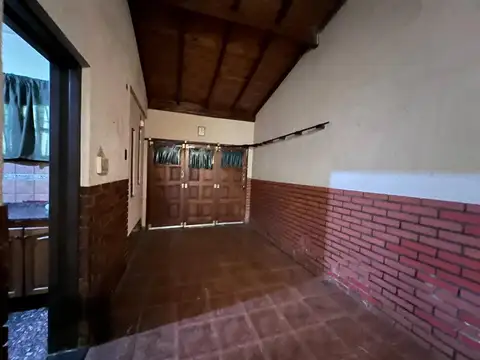 Casa en Venta en Castelar Sur, USD 95.000