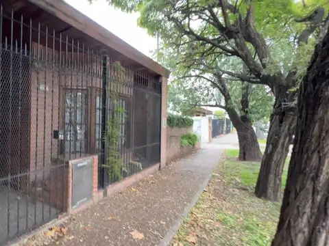 casa en venta Castelar Sur.