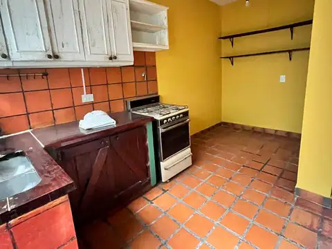 Casa 4 ambientes con 1 baño