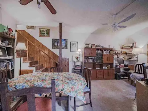 Depto Tipo Casa 4 ambientes con 2 baños