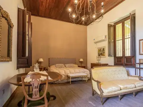 Casa 5 ambientes con 22 baños