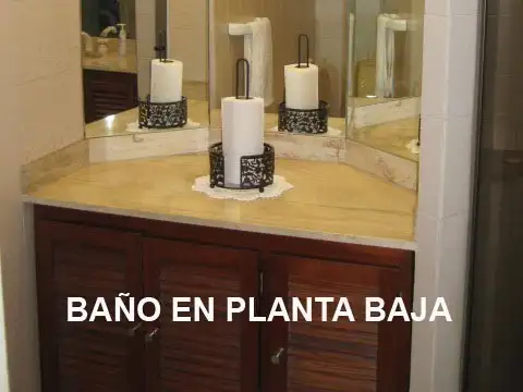 Casa en Venta con 3 cocheras