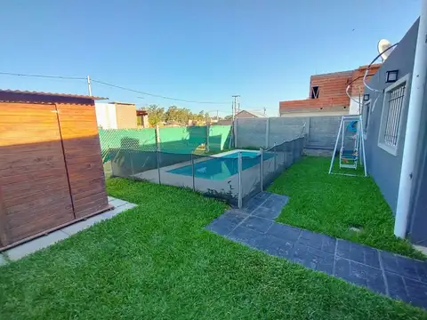 SE VENDE CASA CON PILETA EN BARRIO LOS MUCHACHOS