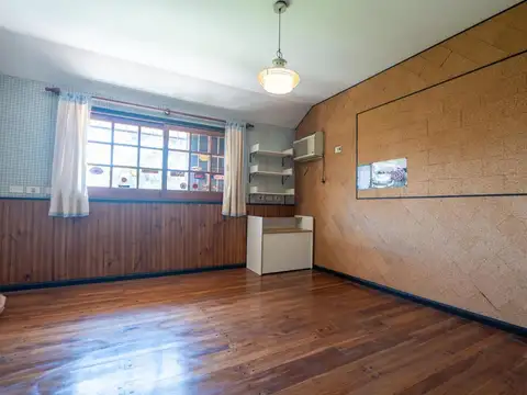 Casa 5 ambientes con 3 baños