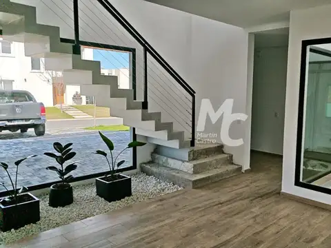 Casa 5 ambientes con 3 baños