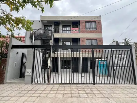 DEPARTAMENTO 2 AMB -  1° PISO AL FRENTE - CON BALCON - ENTREGA INMEDIATA