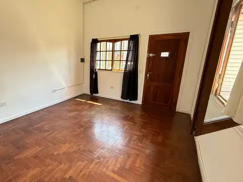 Depto Tipo Casa 2 ambientes con 1 baño