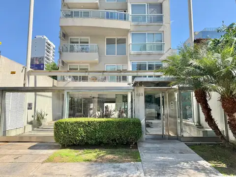 Penthouse con vista al río, gran terraza con parrilla, cochera y baulera, en el Puerto de Olivos.