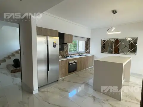 PH 5 AMB. CON LUJOSO DISEÑO - EN VENTA - JACUZZI- TERRAZA- QUINCHO- PATIO-VILLA BALLESTER