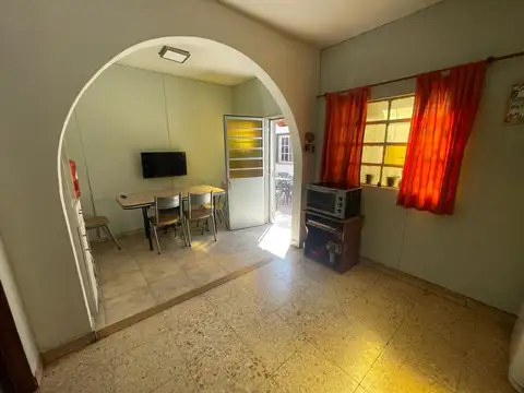 Depto Tipo Casa en Alquiler con 1 cocheras
