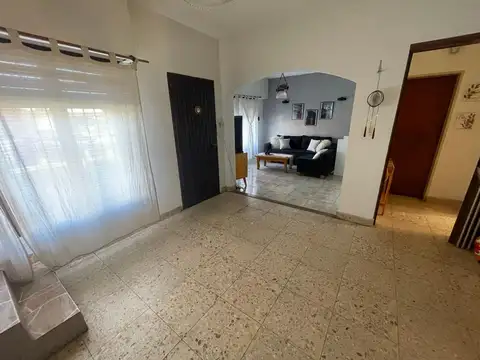 Depto Tipo Casa en Alquiler de 4 ambientes