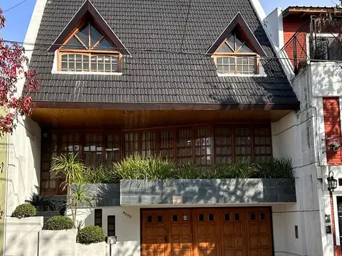 Excelente casa de 7 ambientes con ascensor en Villa Devoto 