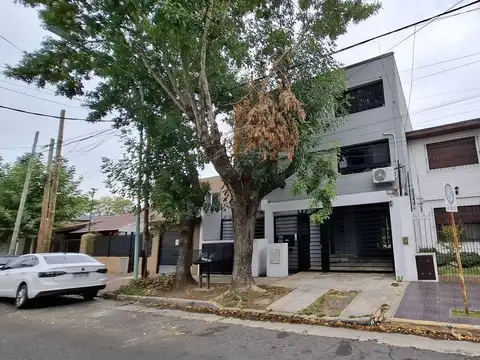 Depto. de 2 amb. con cochera en alquiler | Berazategui