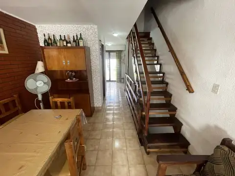 Depto Tipo Casa 4 ambientes con 2 baños