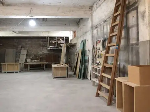 GALPON EN VENTA CON TERRAZA EN AVELLANEDA