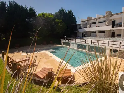 Las Gaviotas: depto 2 amb, pileta, a metros del mar