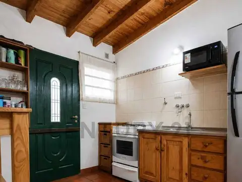 Venta de casa 2 ambientes con galería y parque con parrila, Villa Buide, Pilar
