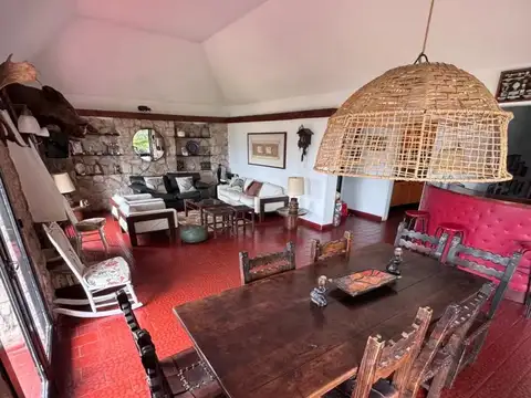 Casa en Alquiler Temporal con 2 cocheras