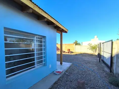 Casa 2 ambientes con 1 baño