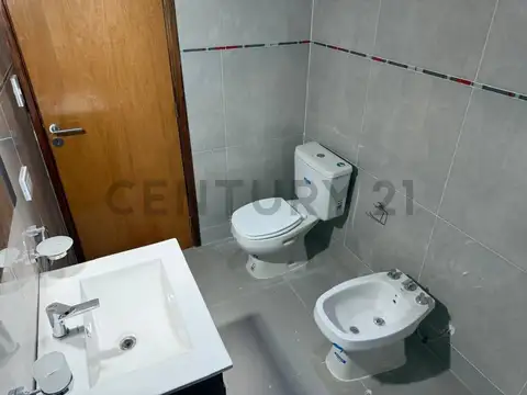 21 y 168 , Piso 0