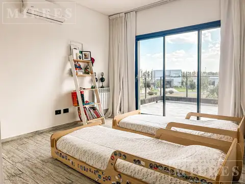 Casa en venta en Vila Marina II, Villanueva