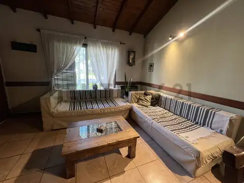 Casa en Venta con 1 cochera