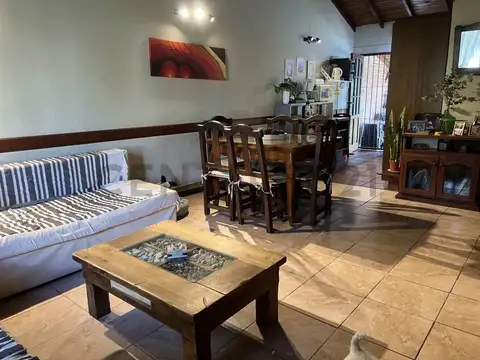 Casa en Venta - 3 dormitorios - Playroom - Pileta - Don Torcuato