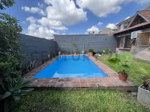 Casa en Venta - 3 dormitorios - Playroom - Pileta - Don Torcuato