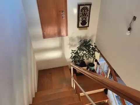 Casa 7 ambientes con 2 baños
