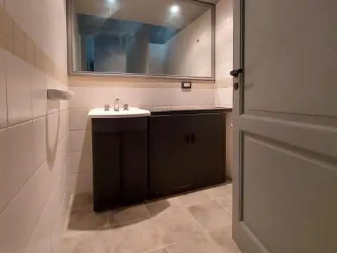 Oficina 4 ambientes con 1 baño