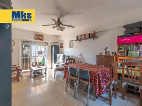 Venta. 4 ambientes. Balcon aterrazado.