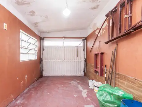 Venta Casa 3 amb. con coch y  parque. Oportunidad!