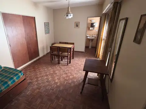 1 AMBIENTE SOBRE AV. BALBIN ESQ. FREIRE COCINA Y BAÑO COMPLETO