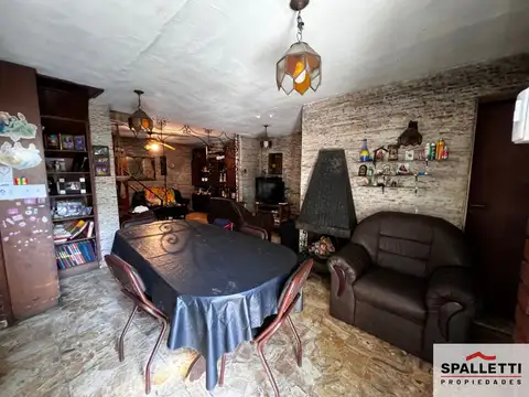 Terreno / Lote en venta de 303m2 ubicado en Ramos Mejía