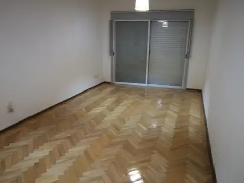 Departamento en Alquiler en Almagro, $ 980.000