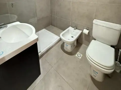 Castelli 700, Piso 7