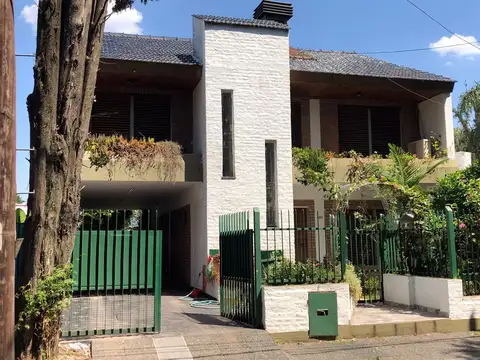 Venta casa en barrio SUHR HOREIS, Loma Hermosa 4 ambientes  apto crédito hipotecario
