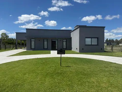 VENTA CASA 5 AMBIENTES LA VICTORIA POLO CLUB