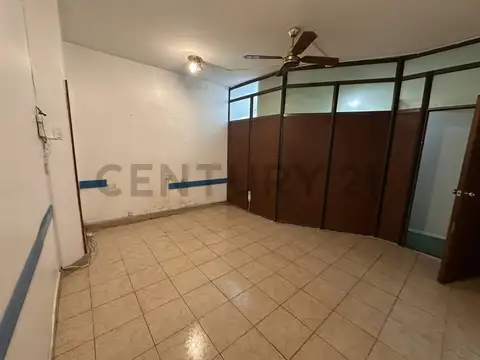 Casa 7 ambientes con 1 baño