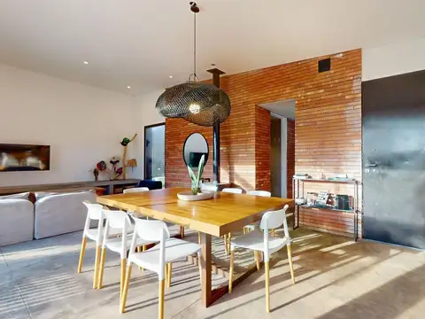 445 e/ 134 Y 135 100