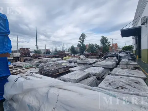 Venta de Nave Industrial de 3200 m2 en Troncos Del Talar