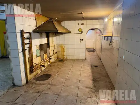 Avda. Rivadavia 2900 Once Local en Alquiler  frente a Plaza Miserere $4.500.000