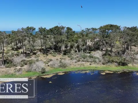 Lote de 1200m2 en vente en El Caracol 1era linea Laguna!