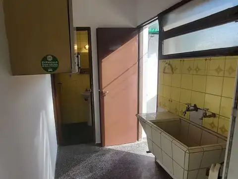 Departamento 5 ambientes con 2 baños