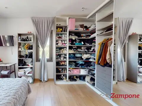 Casa 5 ambientes con 4 baños